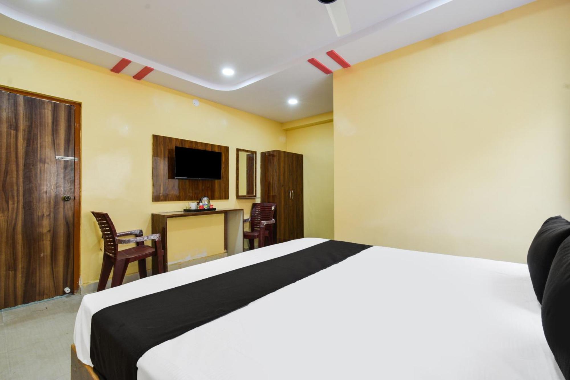 Hotel O Lucky Grand Hyderabad Exterior foto